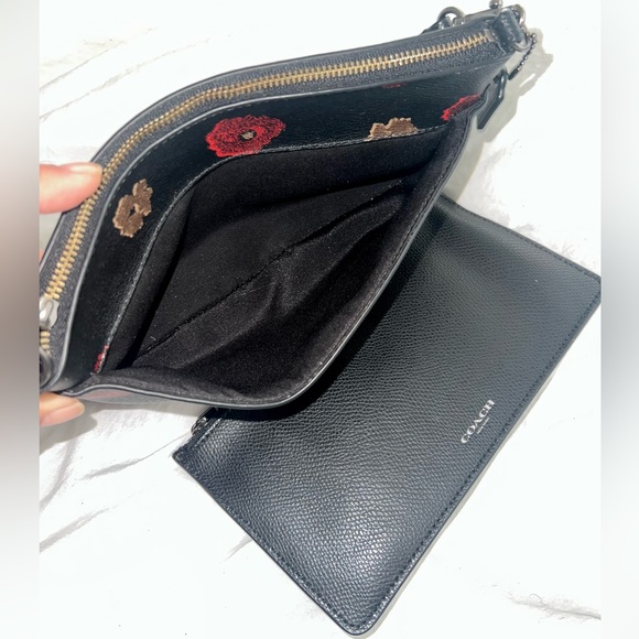 👑✅PRICE FIRM✅COACH Mini leather floral bag with front pouch - Picture 6 of 12